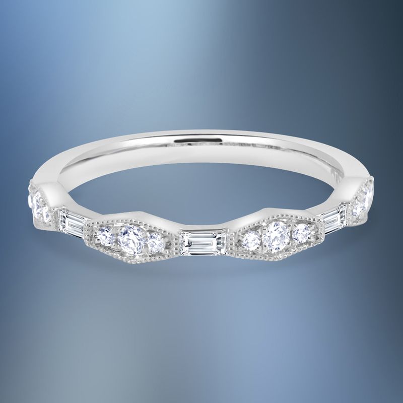 ONE 14KT WHITE GOLD LADIES DIAMOND WEDDING BAND