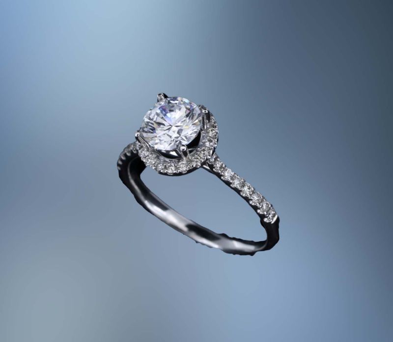14KT WHITE GOLD HALO ENGAGEMENT RING 14KT WHITE GOLD HALO ENGAGEMENT RING