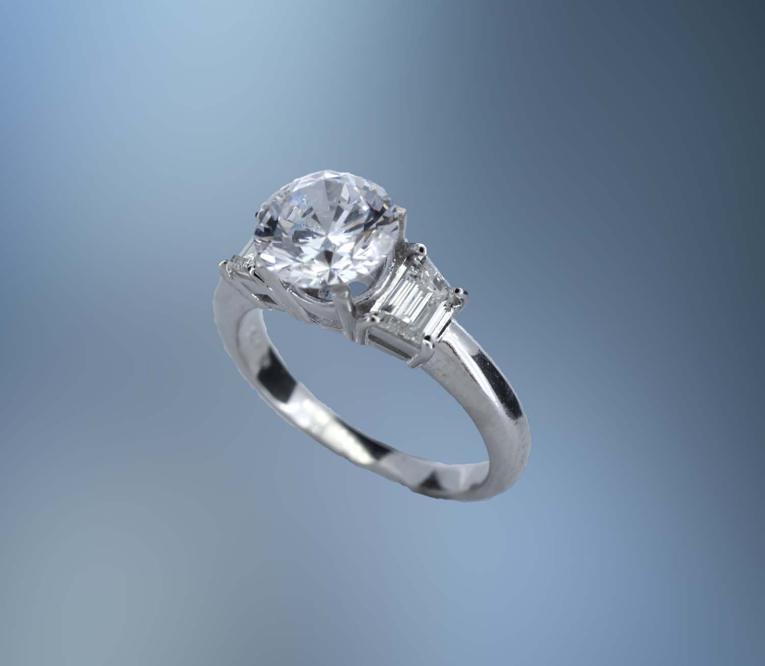 ONE 14KT WHITE GOLD ENGAGEMENT RING