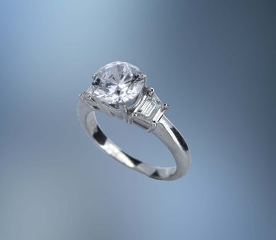 ONE 14KT WHITE GOLD ENGAGEMENT RING ONE 14KT WHITE GOLD ENGAGEMENT RING