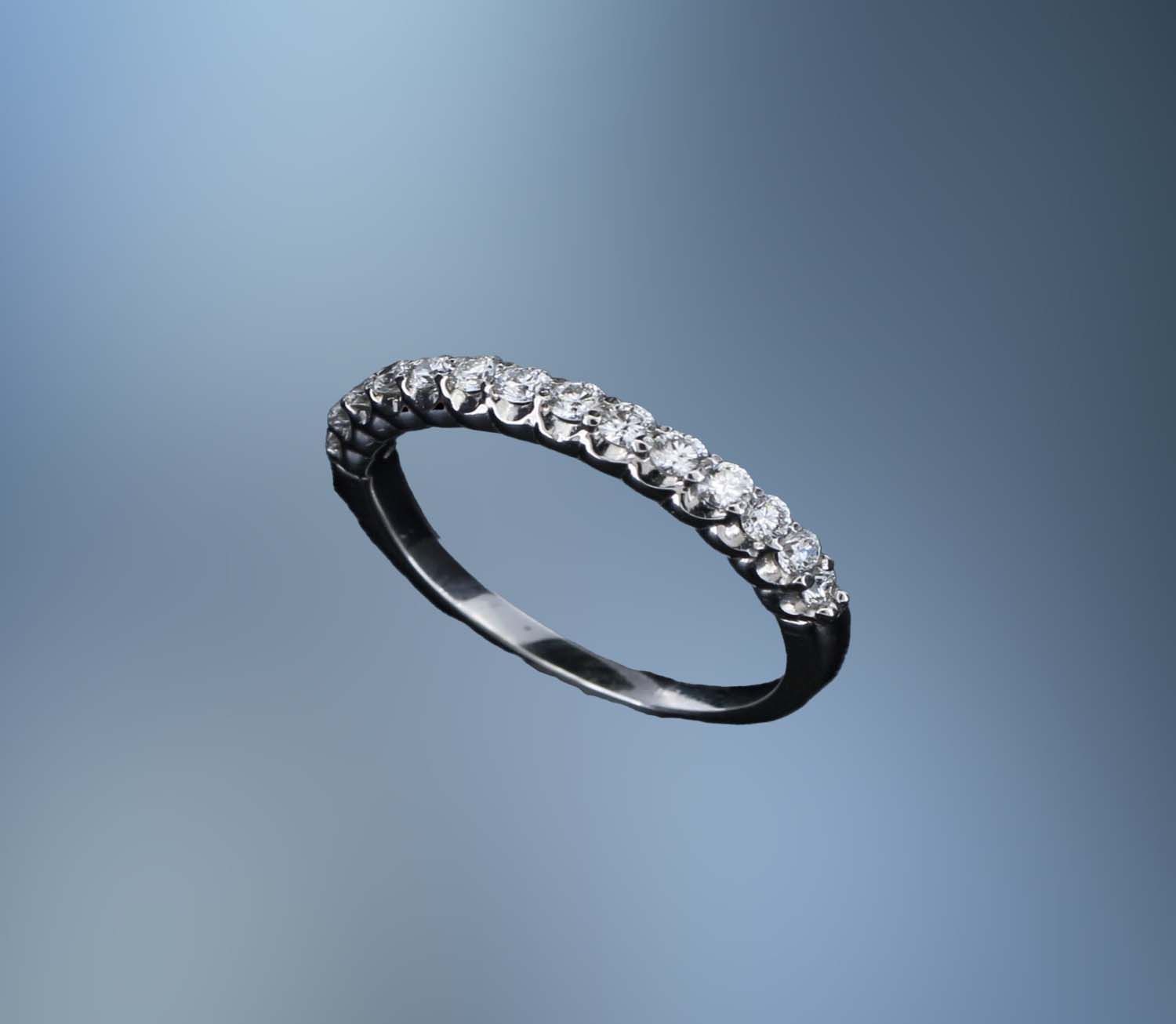 14KT WHITE GOLD DIAMOND WEDDING BAND