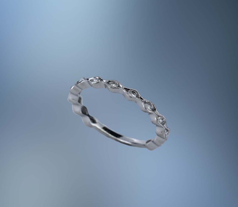 14 KT WHITE GOLD DIAMOND ANNIVERSARY BAND
