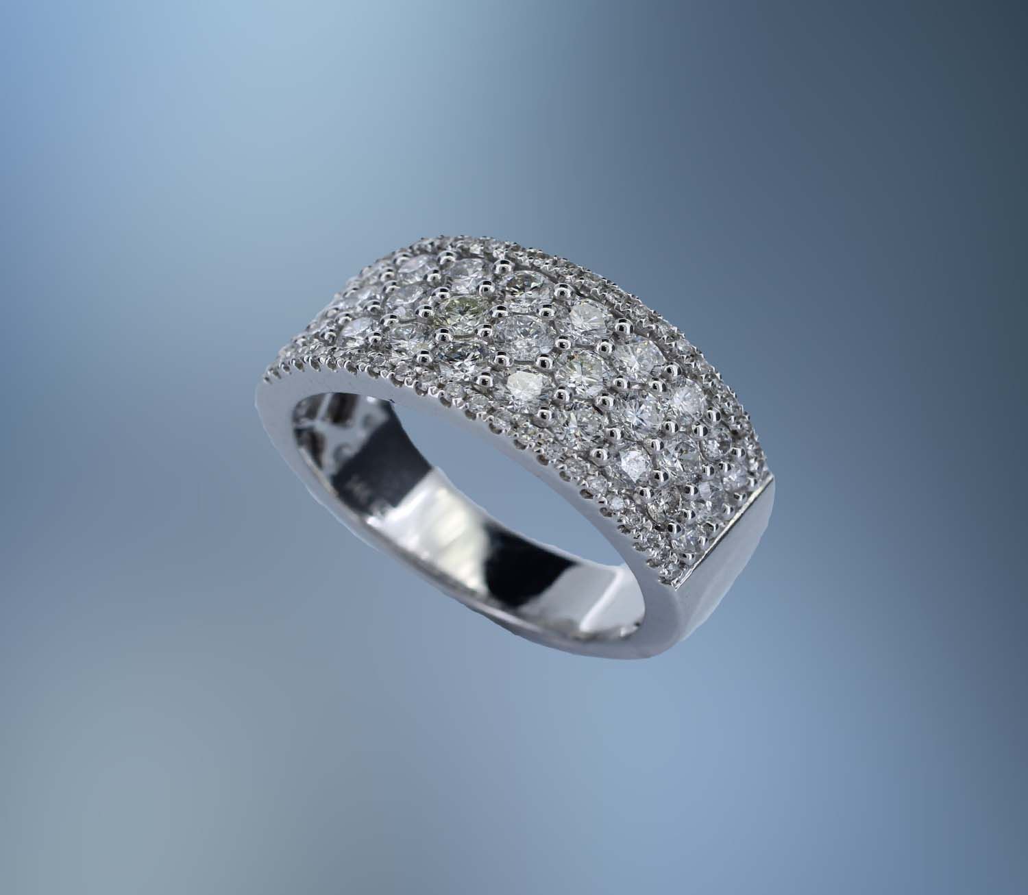 14KT WHITE GOLD DIAMOND ANNIVERSARY BAND FEATURING 73 ROUND BRILLIANT CUT DIAMONDS TOTALING 1.73 CTS 14KT WHITE GOLD DIAMOND ANNIVERSARY BAND FEATURING 73 ROUND BRILLIANT CUT DIAMONDS TOTALING 1.73 CTS