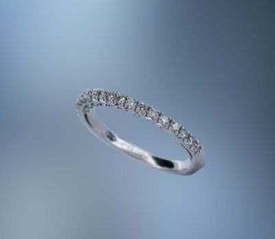 14KT WHITE GOLD DIAMOND WEDDING BAND