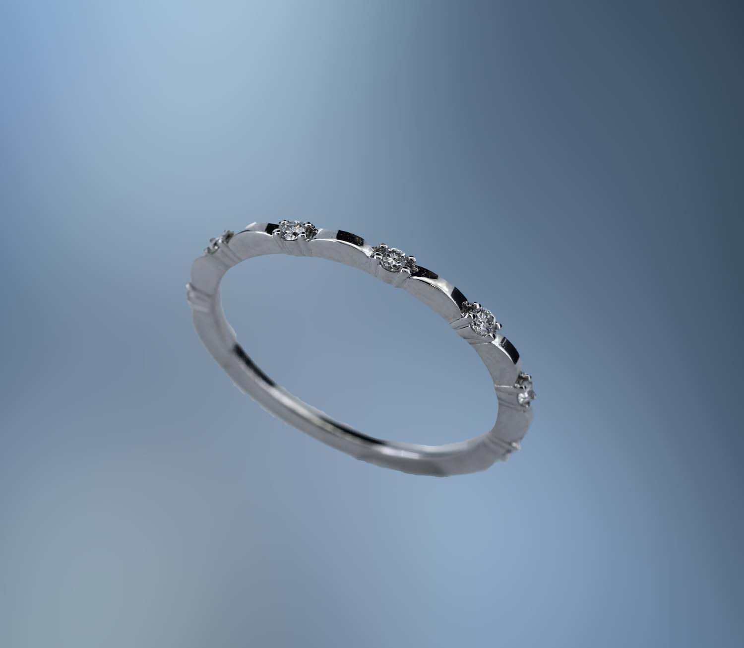 14KT WHITE GOLD LADY'S DIAMOND WEDDING BAND