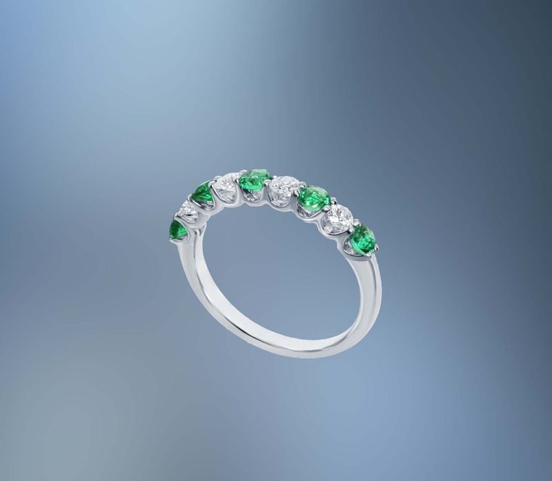 14KT WHITE GOLD DIAMOND & EMERALD RING FEATURING 5 ROUND EMERALDS TOTALING .33 CTS & 4 ROUND BRILLIANT DIAMONDS TOTALING .31 CTS