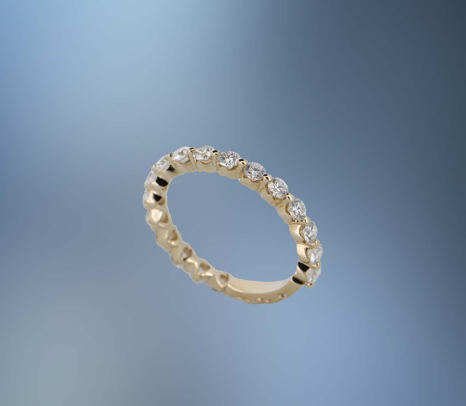 ONE 14KT YELLOW GOLD DIAMOND WEDDING BAND
