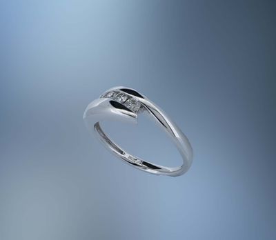 ONE 14KT WHITE GOLD LADIES DIAMOND FASHION RING CONTAINING .21 CTS. OF NATURAL ROUND BRILLIANT CUT DIAMONDS
