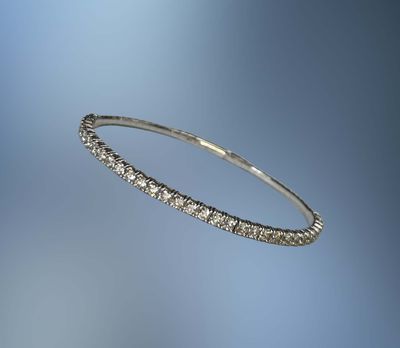 14KT WHITE GOLD FLEXIBLE BANGLE BRACELET FEATURING 2.00 CTS OF NATURAL ROUND BRILLIANT CUT DIAMONDS 14KT WHITE GOLD FLEXIBLE BANGLE BRACELET FEATURING 2.00 CTS OF NATURAL ROUND BRILLIANT CUT DIAMONDS