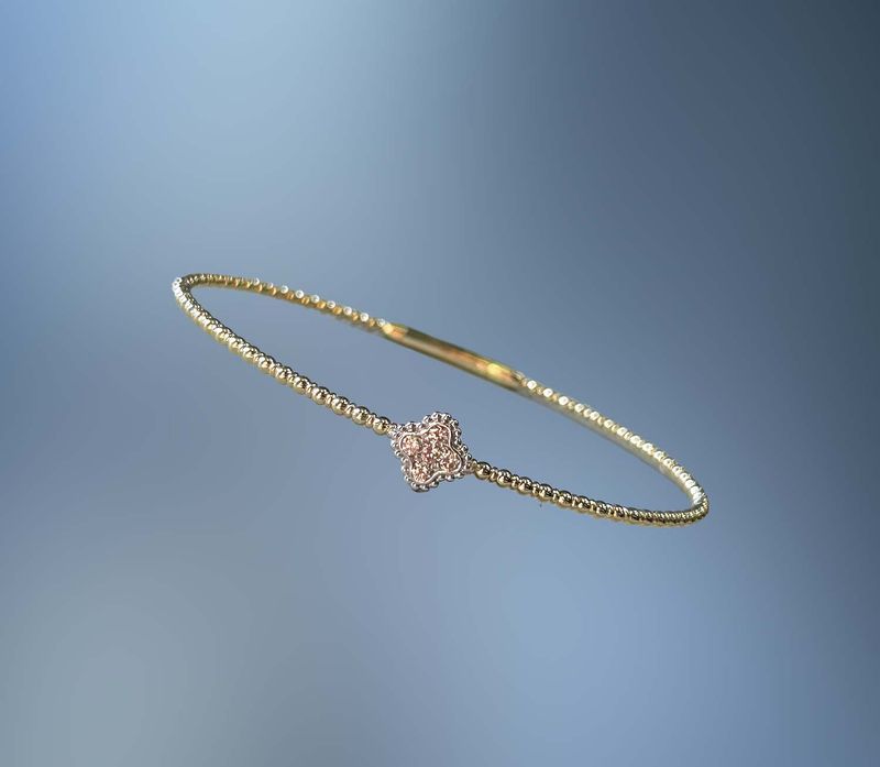 14KT YELLOW GOLD FLEXIBLE TREFOIL DIAMOND BANGLE