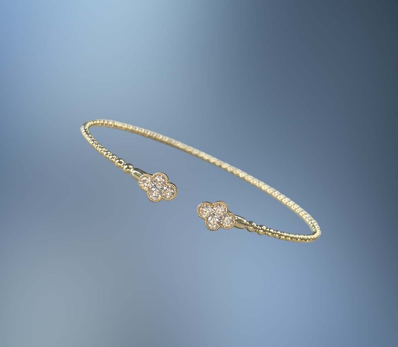 14KT YELLOW GOLD FLEXIBLE TREFOIL DIAMOND BANGLE