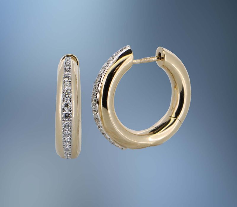 1 14KT GOLD DIAMOND HOOP EARRINGS