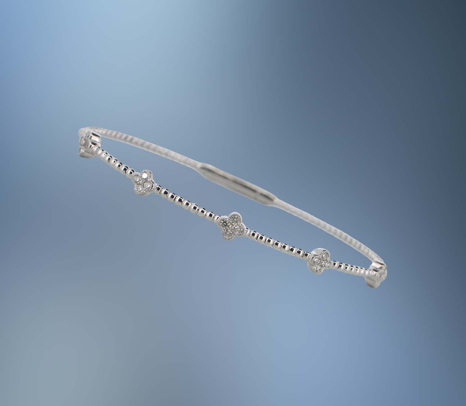ONE 14 KT WHITE GOLD DIAMOND FLEXIBLE BRACELET