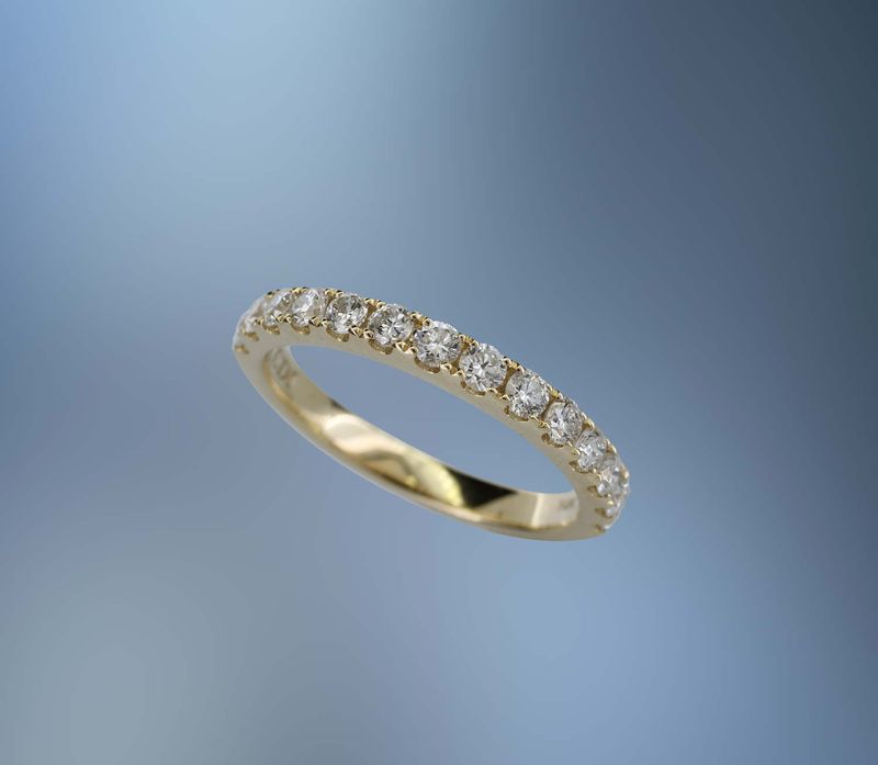 14 KARAT YELLOW GOLD DIAMOND ANNIVERSARY BAND