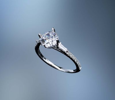 14KT WHITE GOLD ENGAGEMENT RING 14KT WHITE GOLD ENGAGEMENT RING