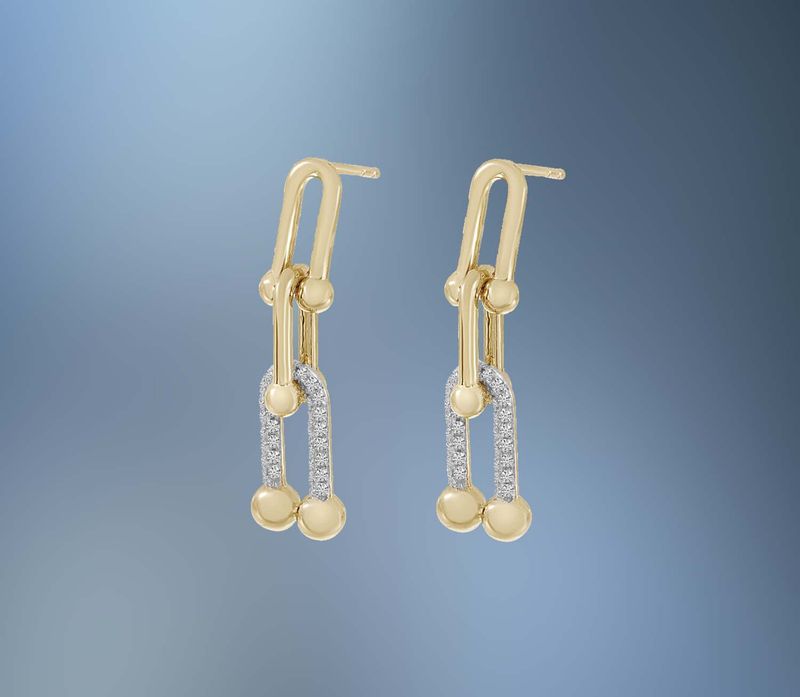ONE PAIR OF 14KT YELLOW GOLD LADIES DIAMOND EARRINGS CONTAINING .27 CTS OF NATURAL ROUND BRILLIANT CUT DIAMONDS.
