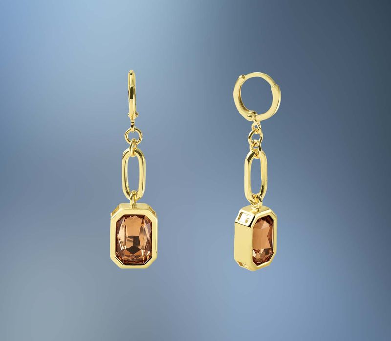ONE PAIR OF BRONZE/24KT OVERLAY DANGLE EARRINGS ONE PAIR OF BRONZE/24KT OVERLAY DANGLE EARRINGS