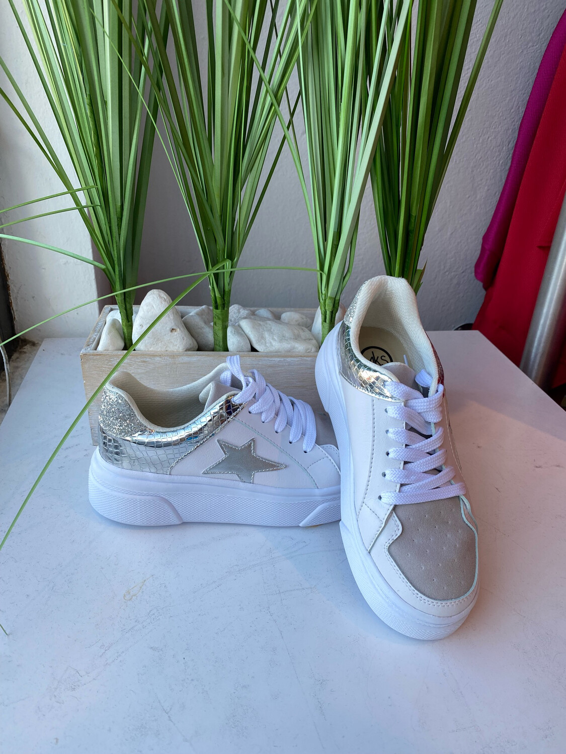 Aria Silver/white Suede Star Sneaker