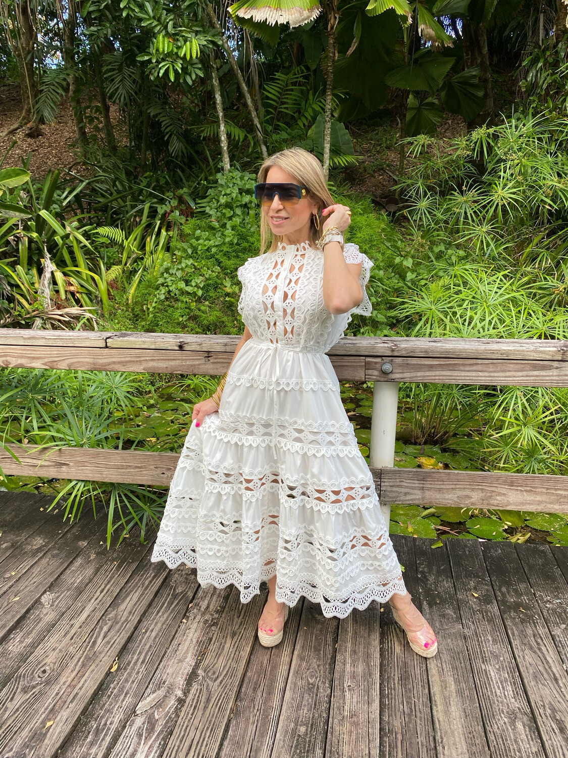 White Sleeveless Hollow Embroidery Dress With Removable Belt And Linen Skirt Inside