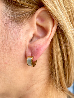 Gold Mother Pearl Stud Earing