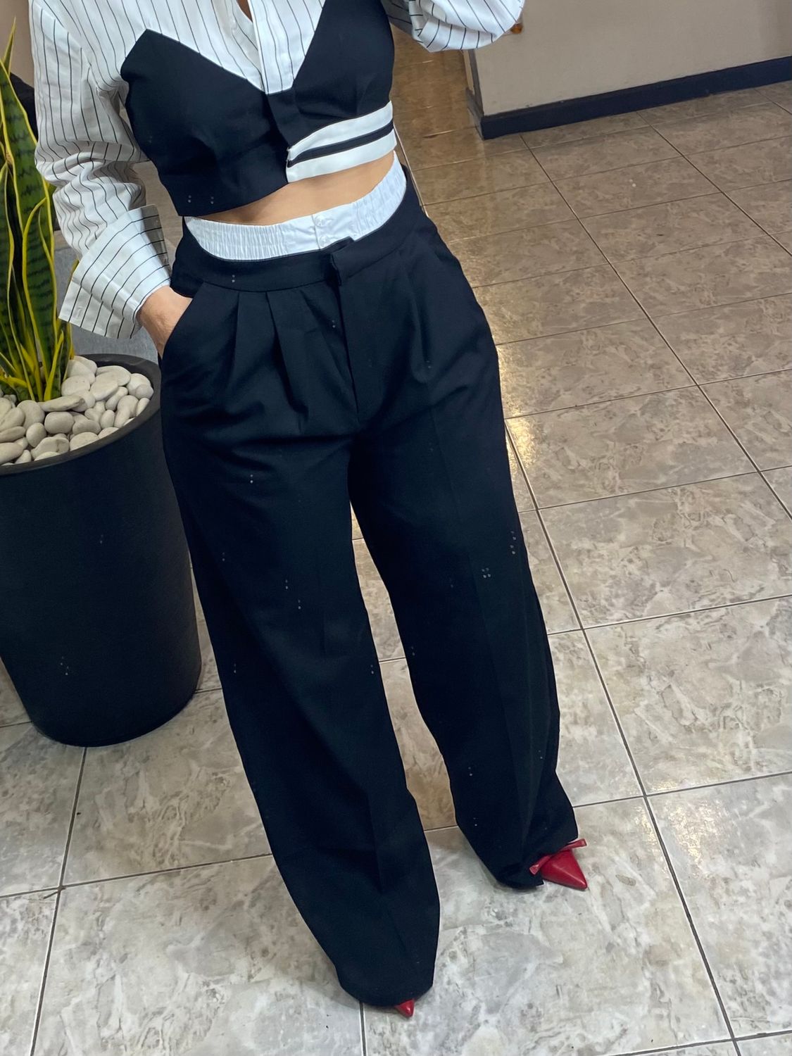 Black or gray elastic waist trouser pants