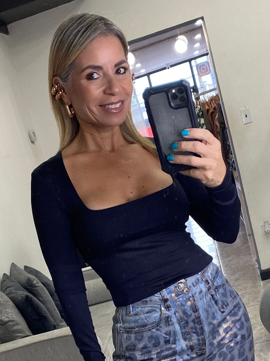 Black Square Neck Long Sleeves Top