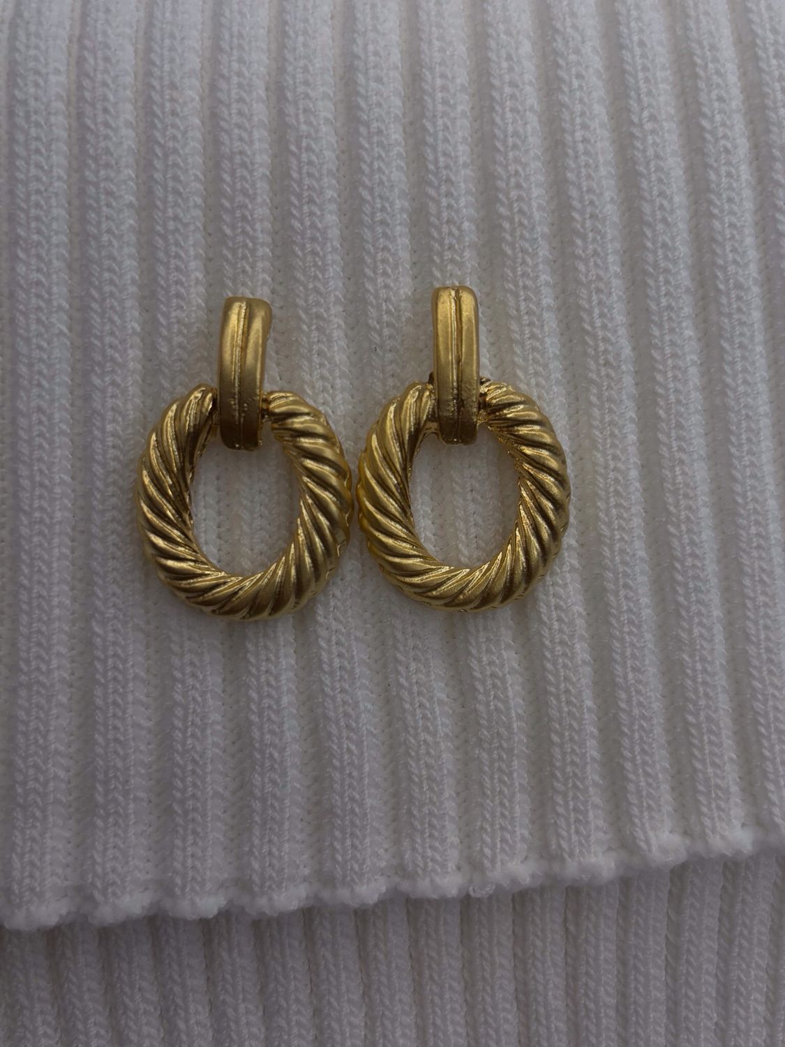 Gold Twisted Earing