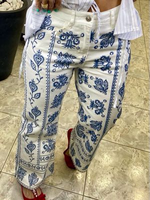 Blanco/blue Detail Embroided Jean