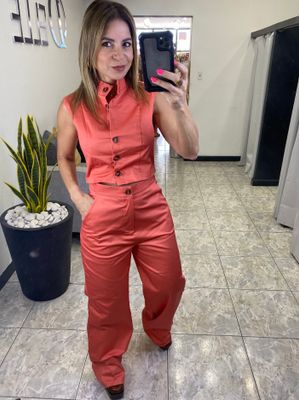 Orange Or Khaki Sleeve Less Boton Down Set