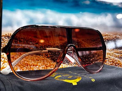 Dark lenses with white details sunglasses