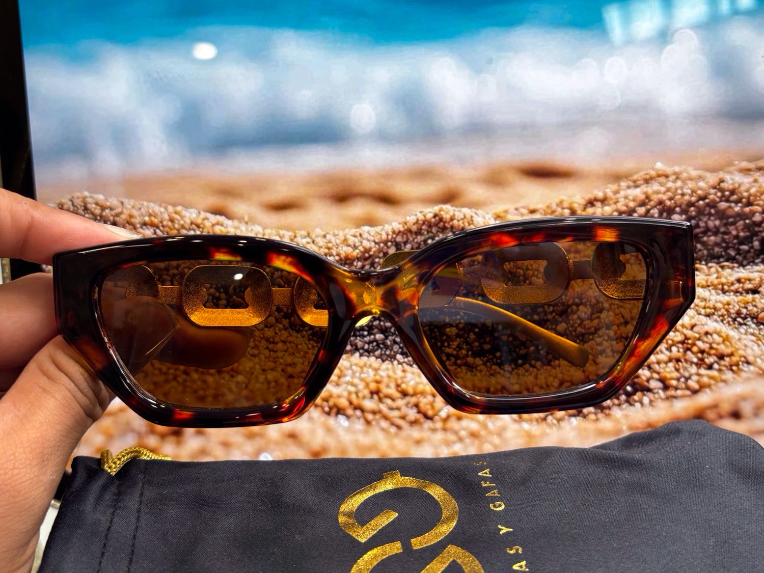 Sandry Vacation Sunglasses