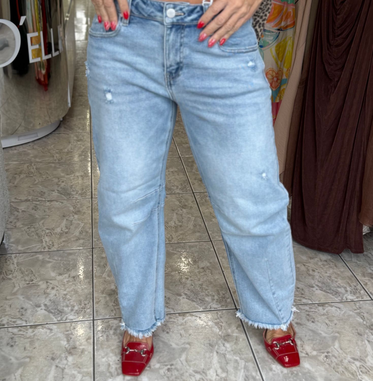 Light Mid Rise Barrel Jeans