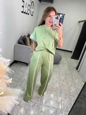 Lt Green Or Mauve Travel Set