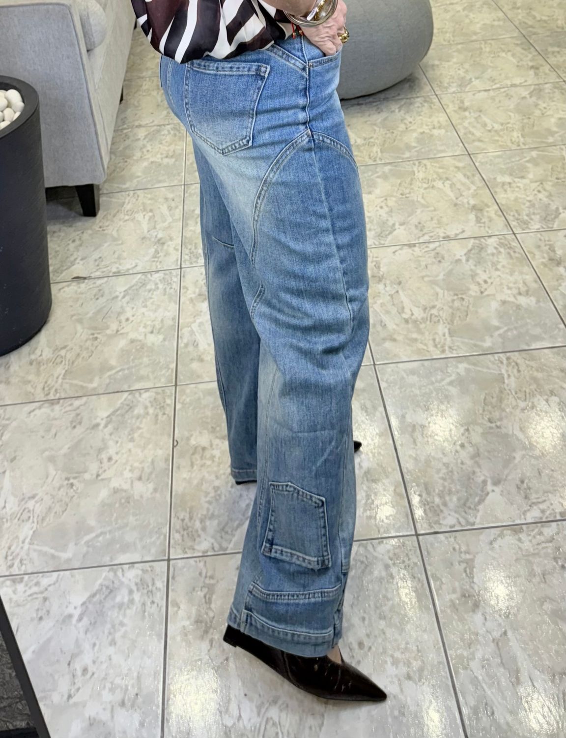 Medium Washed Demin Blue Jeans 
