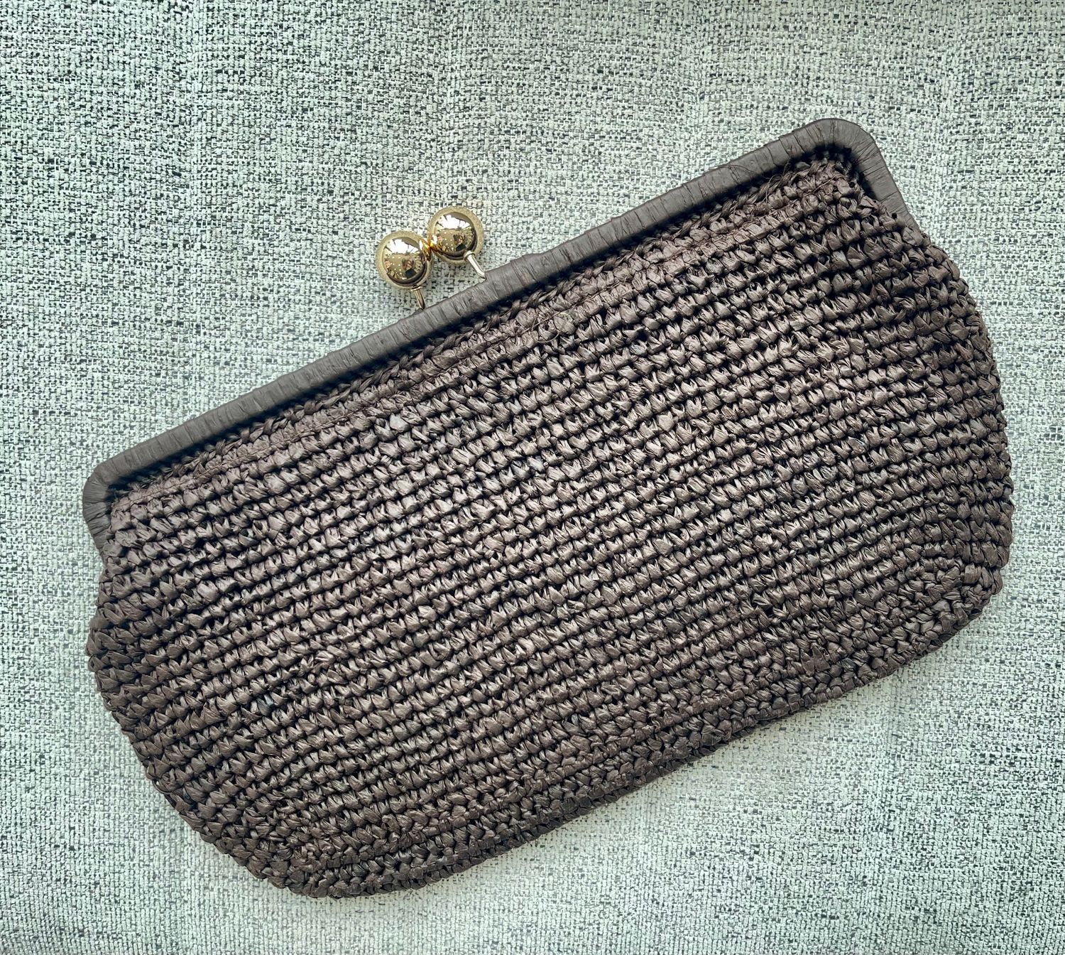 Choco detail gold clutch