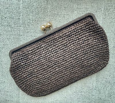 Choco detail gold clutch