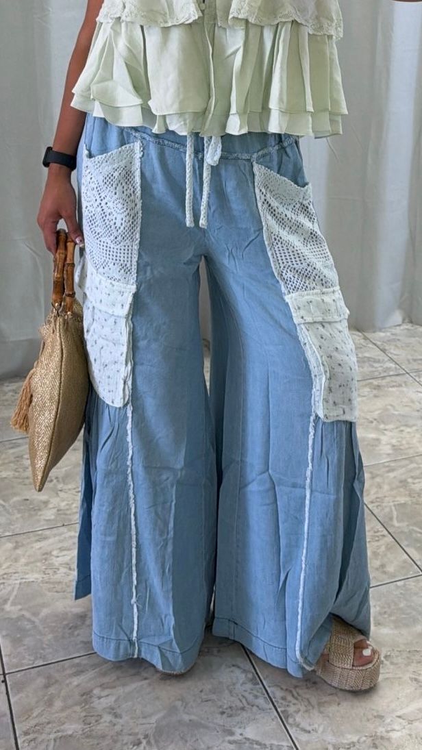 Denim Washed Flower/Lace Detail Pant