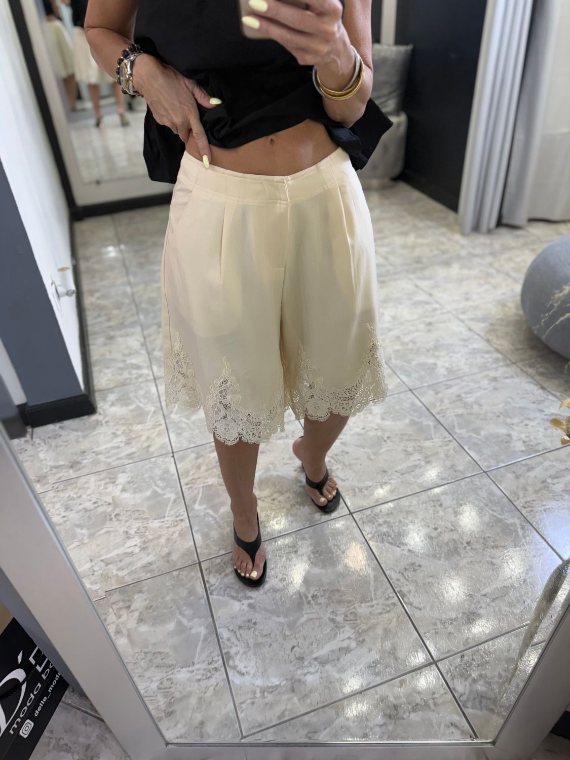 Cream Lace Detail Bermuda