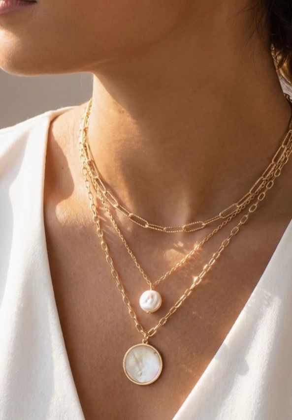 Gold-Pearl Detail Necklace