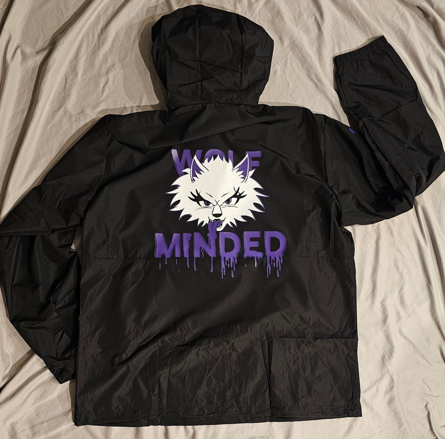 Wolf Minded Women's Pullover Windbreaker