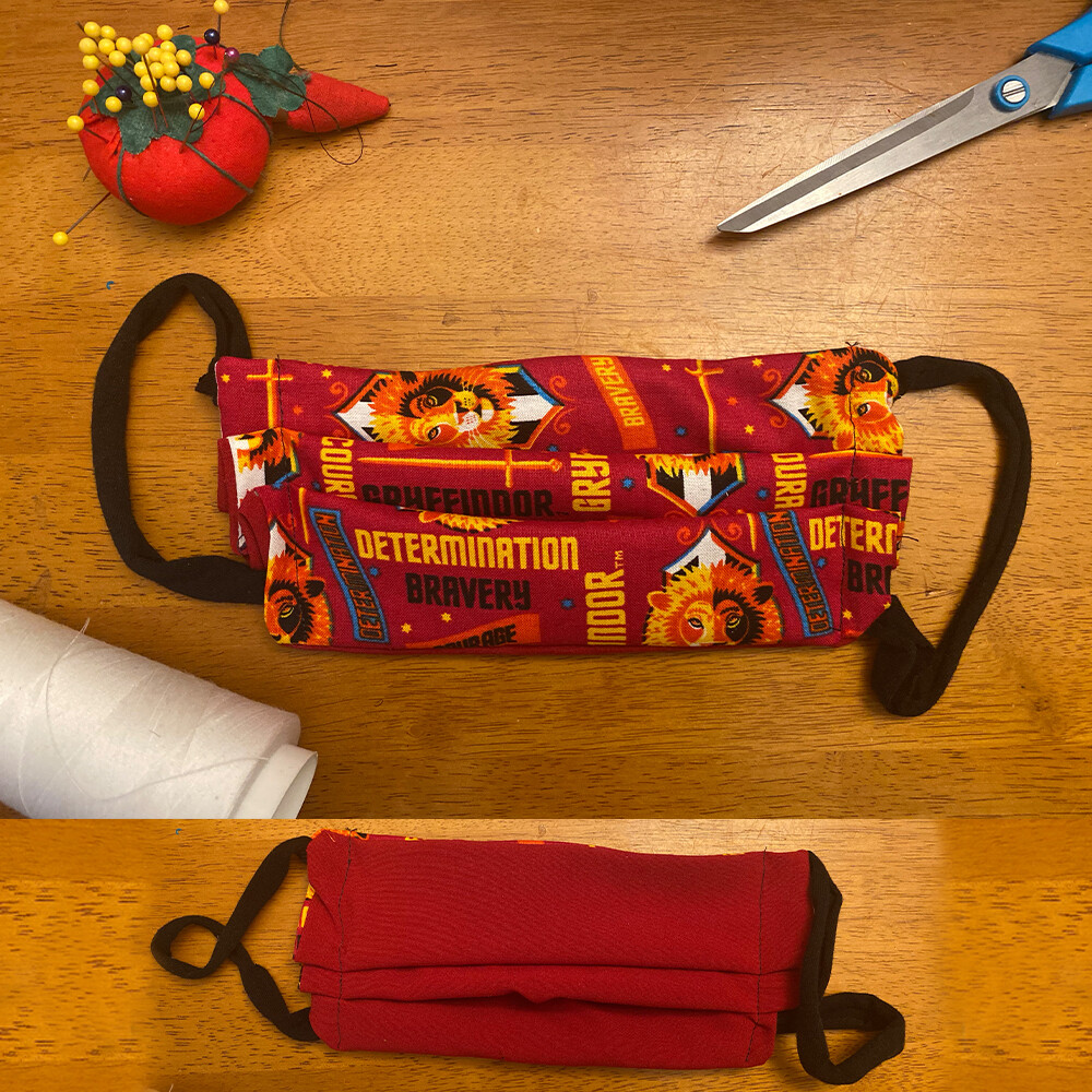 Harry Potter Gryffindor Shield Mask