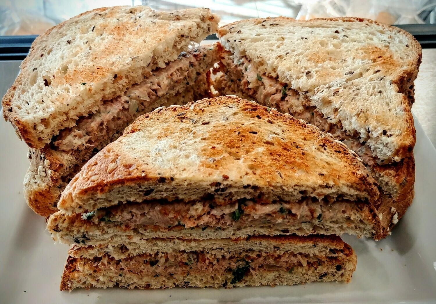 Sandwich TUNA, Tomato, Herbs &amp; Mayonnaise