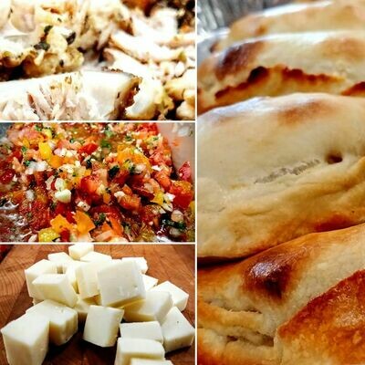 Empanada Individual MEAT - GREG (Chicken, pebre salsa, cheese)
