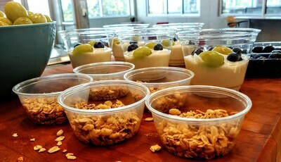 Yogurt, Granola &amp; Grapes Cup