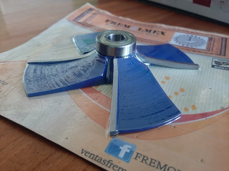 Friso para trompo de 1/2 corte de 2&quot; para bolear  4 filos