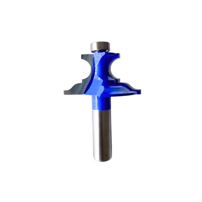 MOLDURA MEDIO BIGOTE CON PECHO DE PALOMA