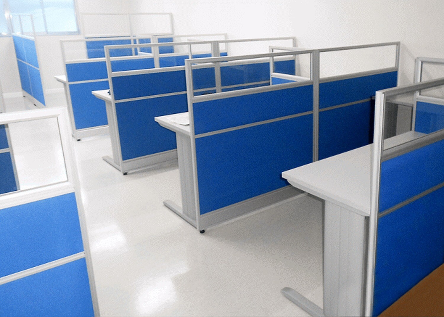 Workstation | Modular Partition | Laminated / Fabric with Glass