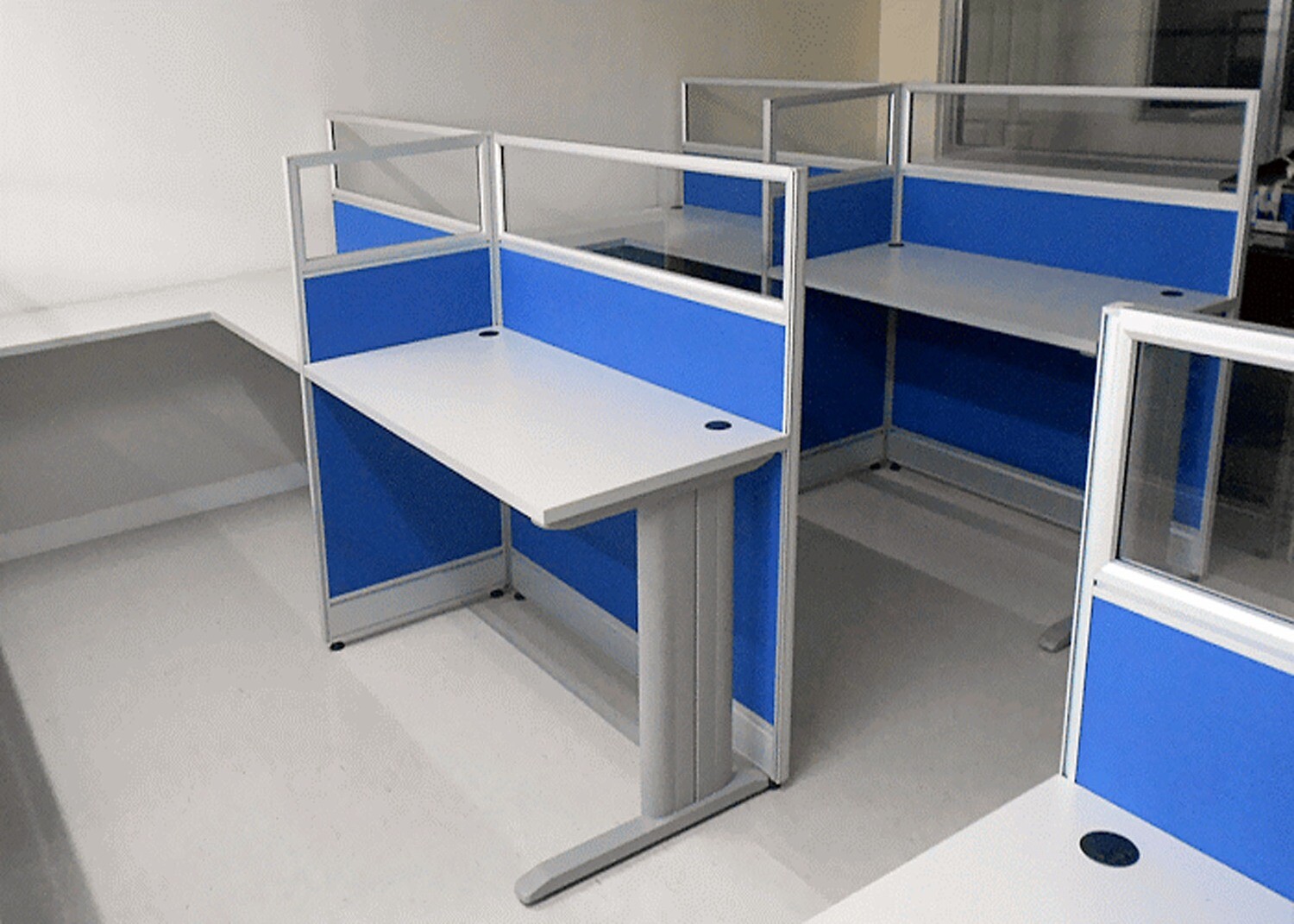 Workstation | Modular Partition | Laminated / Fabric with Glass