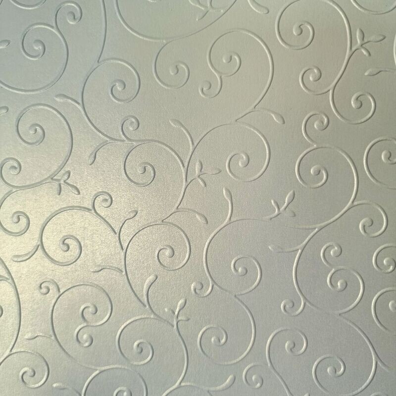 Flourish geprägtes Perlmutt Papier in creme Flourish geprägtes Perlmutt Papier in creme