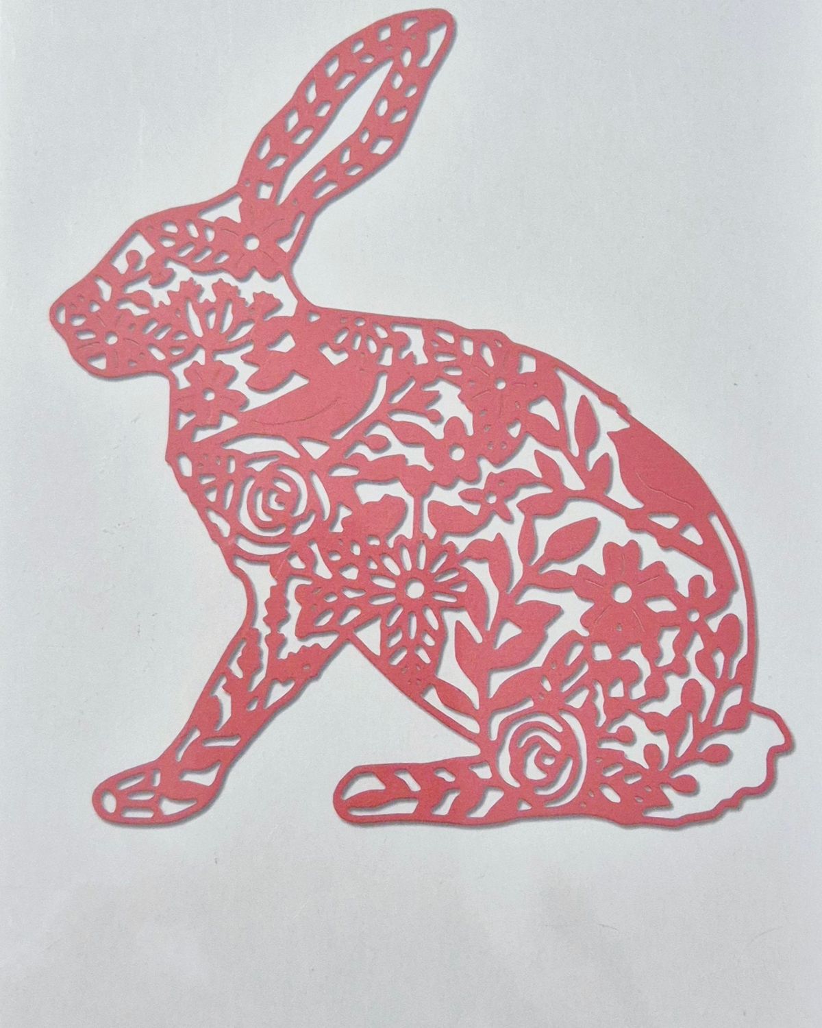 filigraner und floraler Hase
